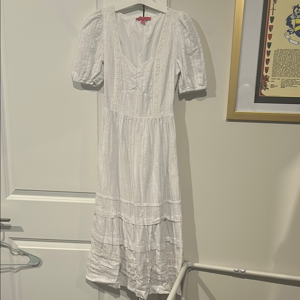 Elegant White Lace Dress